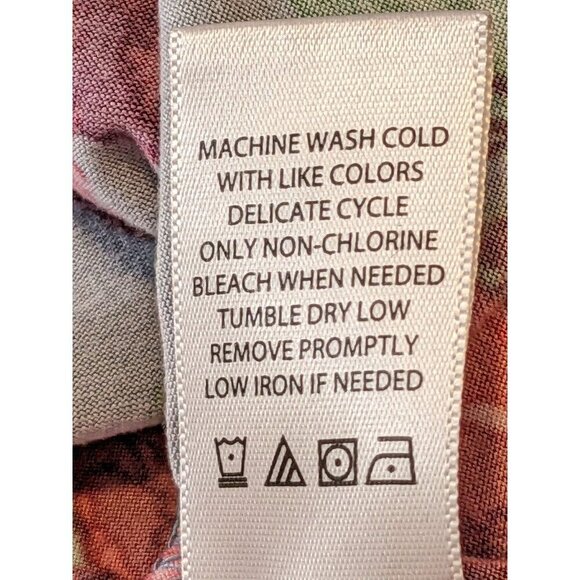 The Pioneer Woman Size M Classic Blue Red Floral Print Top Blouse Stretch Soft - Picture 7 of 7